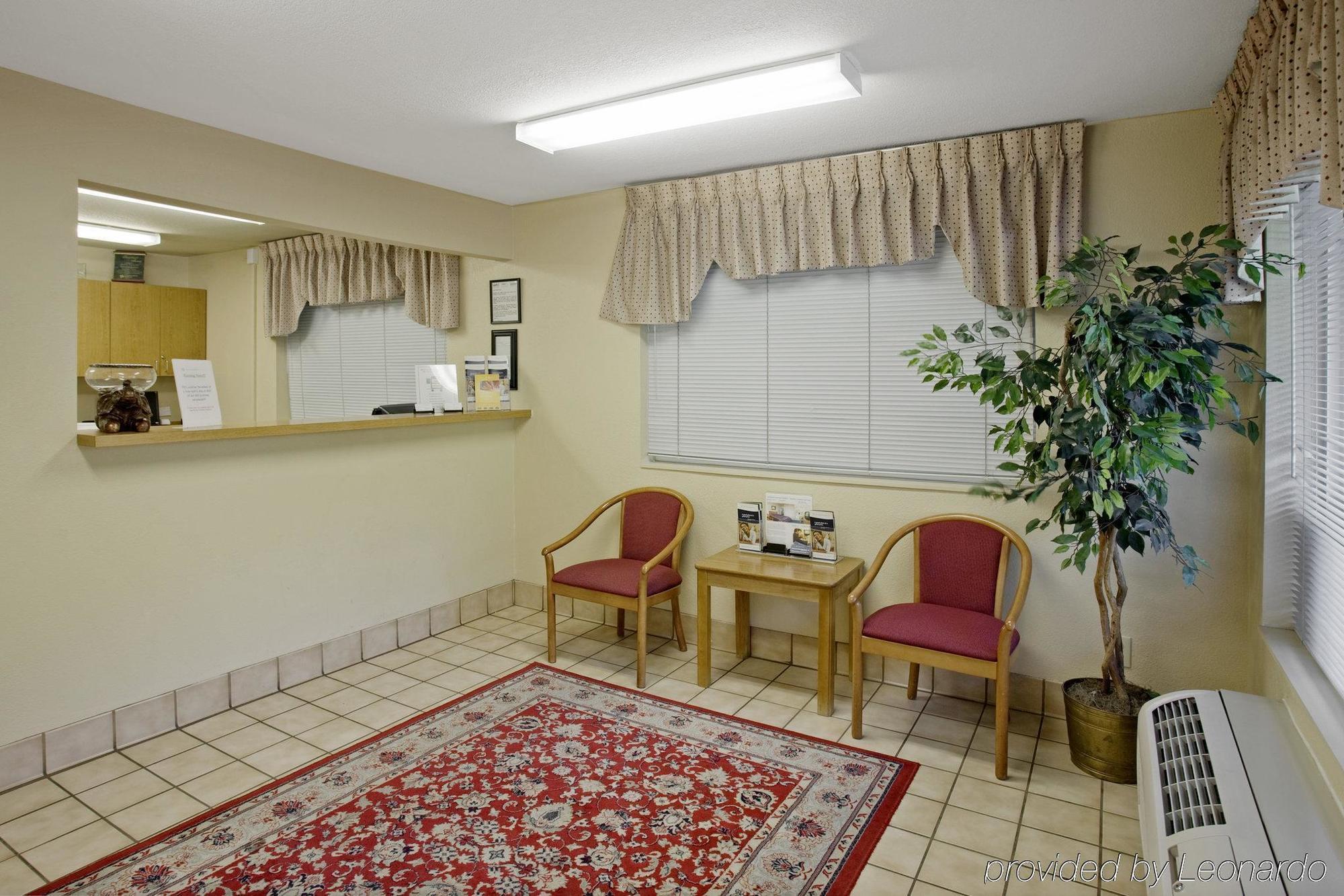 Hometowne Studios By Red Roof Winston-Salem - University Pkwy Bagian luar foto
